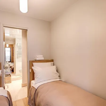 Apartment Champs Elysees-faubourg 3-bed In
