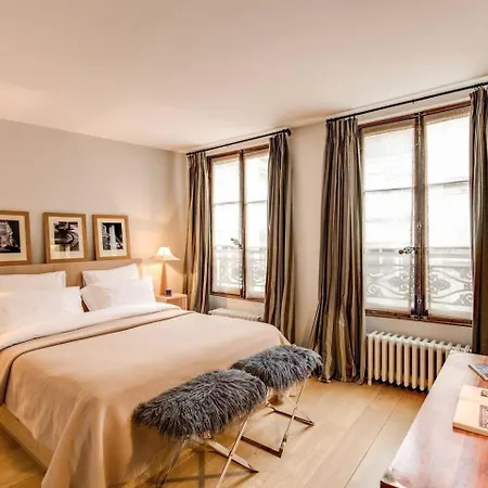 Champs Elysees-faubourg 3-bed In Apartment